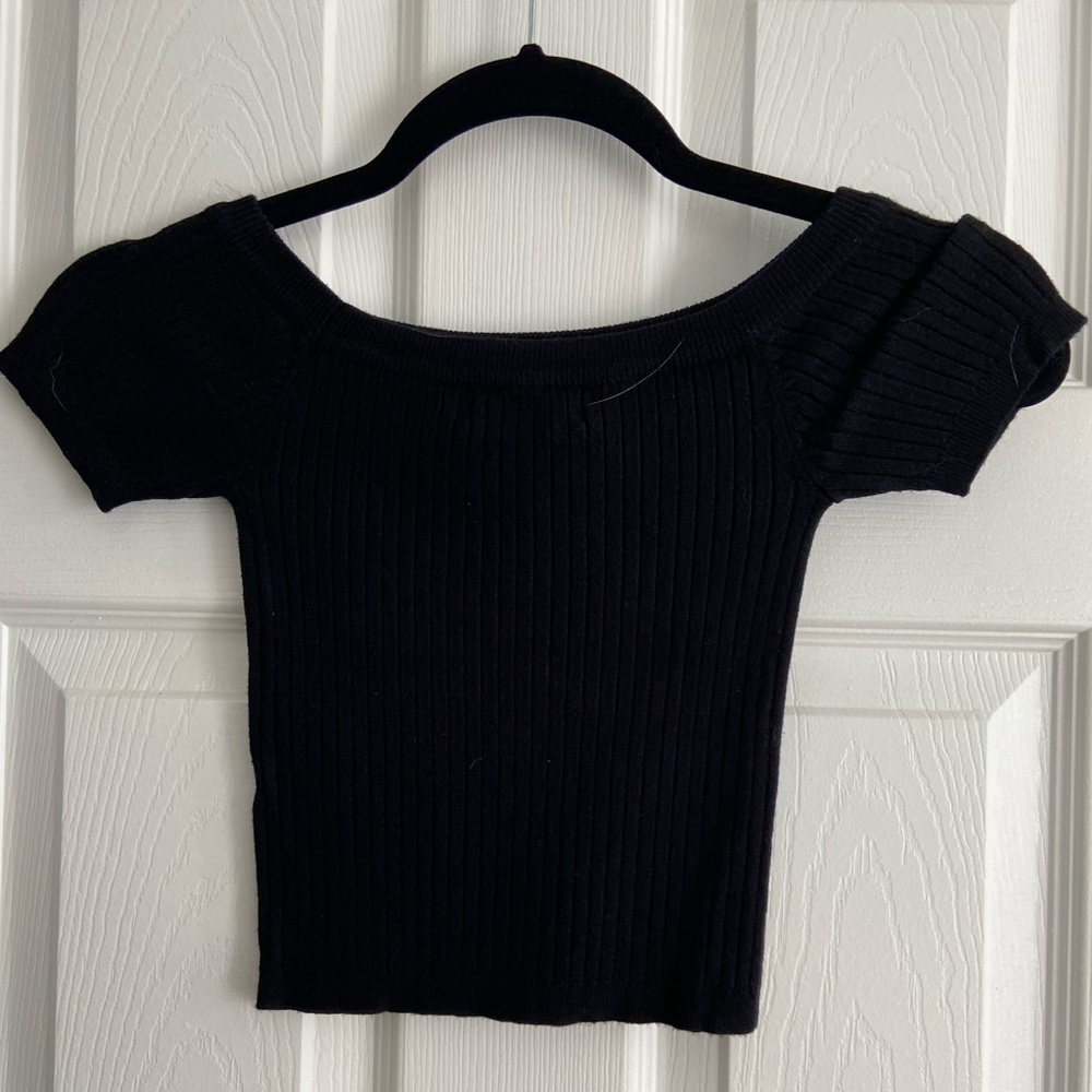 Black off shoulder Forever21 crop top